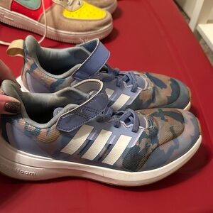 Adidas youth boys shoes